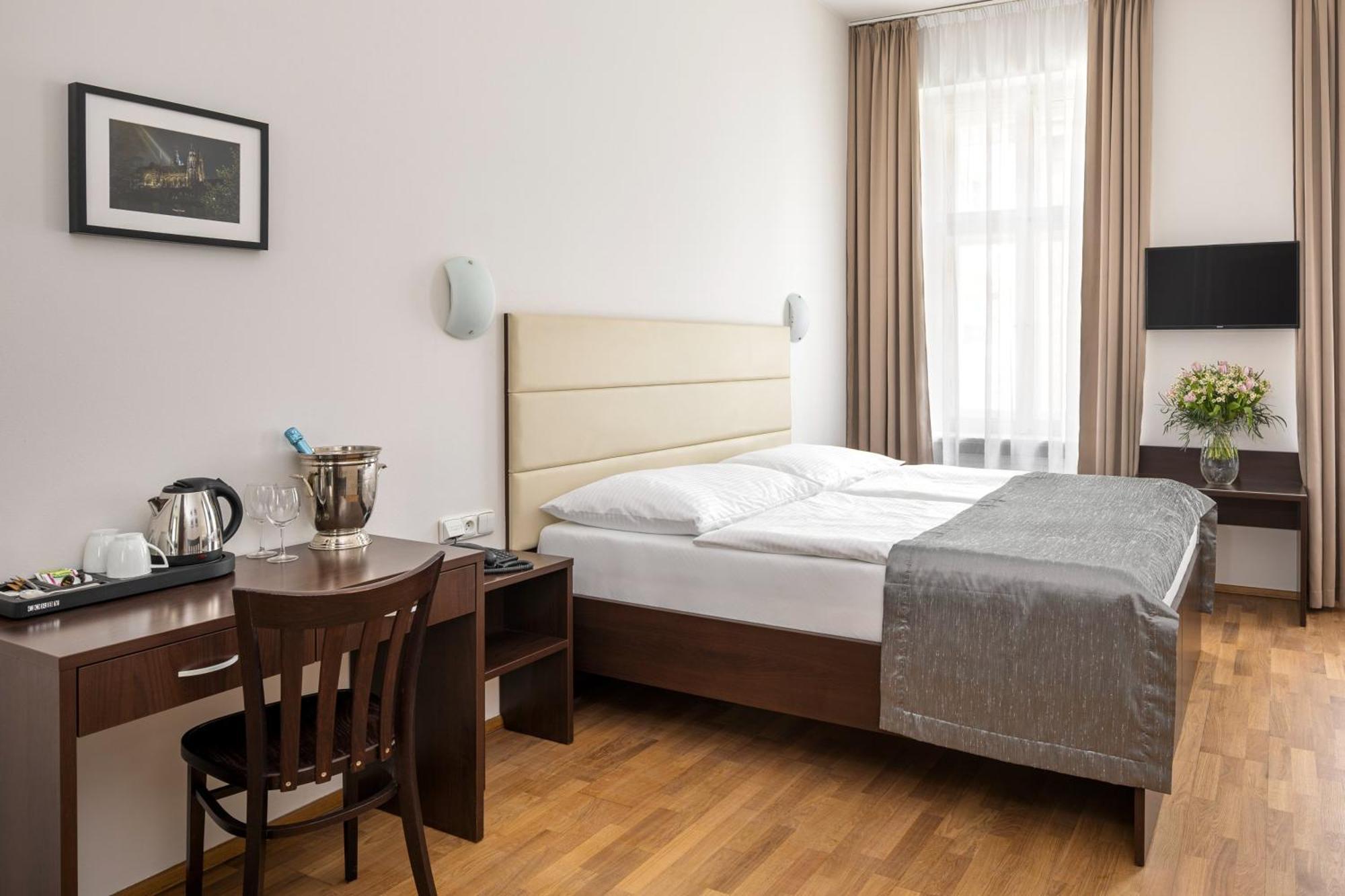 Hotel Unique Прага Екстер'єр фото
